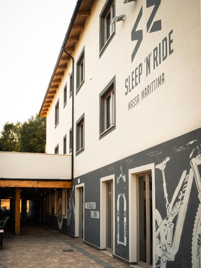 Sleep 'N' Ride Massa Marittima Hotel Exterior photo
